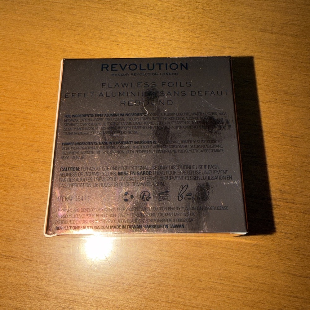 NEW Revolution Makeup Flawless Foils Rebound Eye Foil - Picture 2 of 6